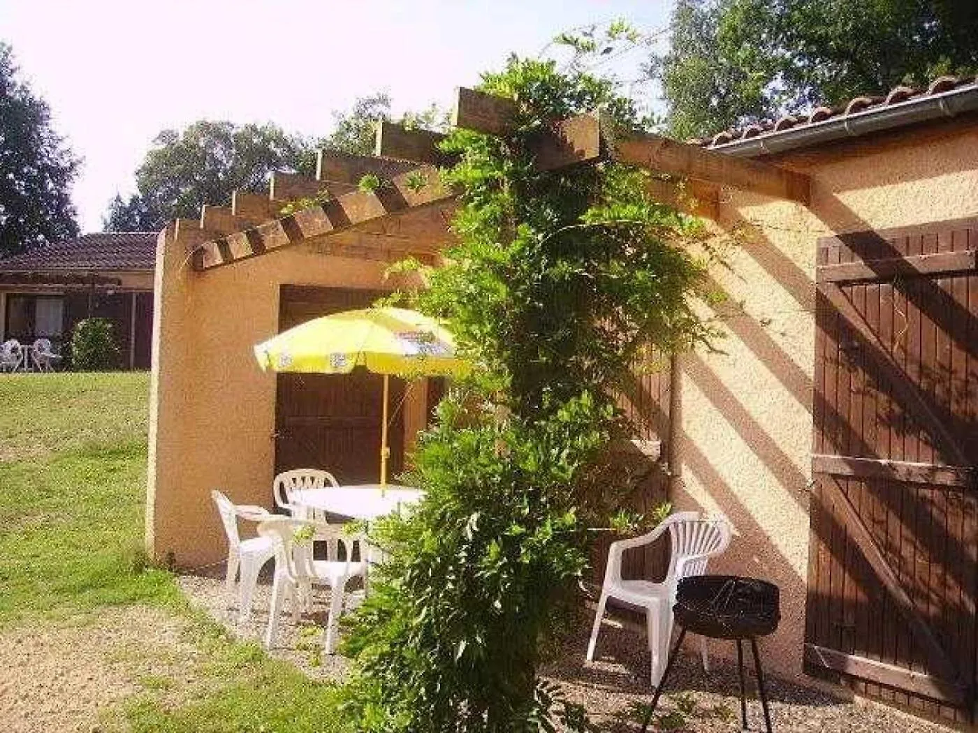 אתר קמפינג Puy-lʼÉvêque Camping 3 Etoiles - Piscine - Ccbahd0 צרפת